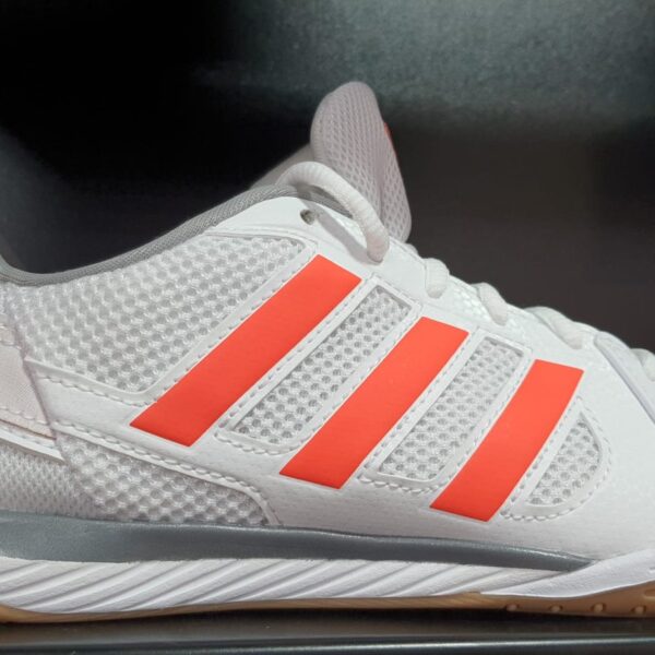 Top Sala Adidas blancas y naranja