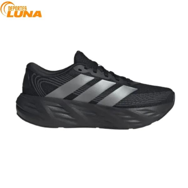 adidas Galaxy 8 KH5611 negras con detalles plateados y mediasuela Cloudfoam vistas desde el lateral exterior.